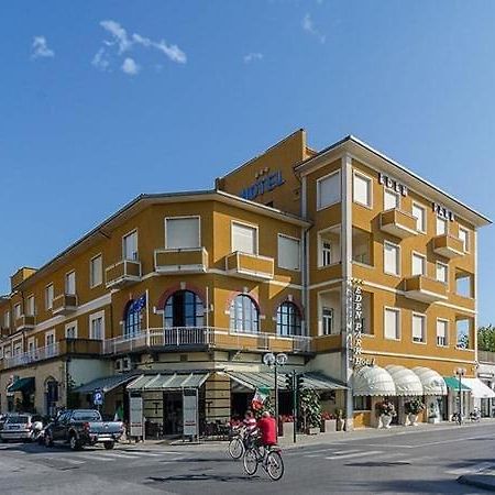 Hotel Eden Park Pietrasanta Exterior photo