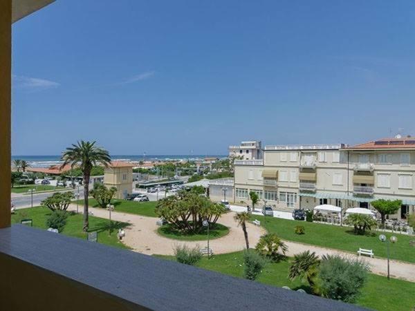 Hotel Eden Park Pietrasanta Exterior photo